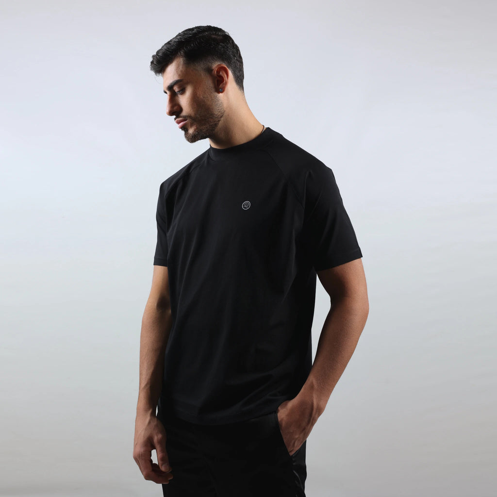 T-shirt nera da uomo, logo petto