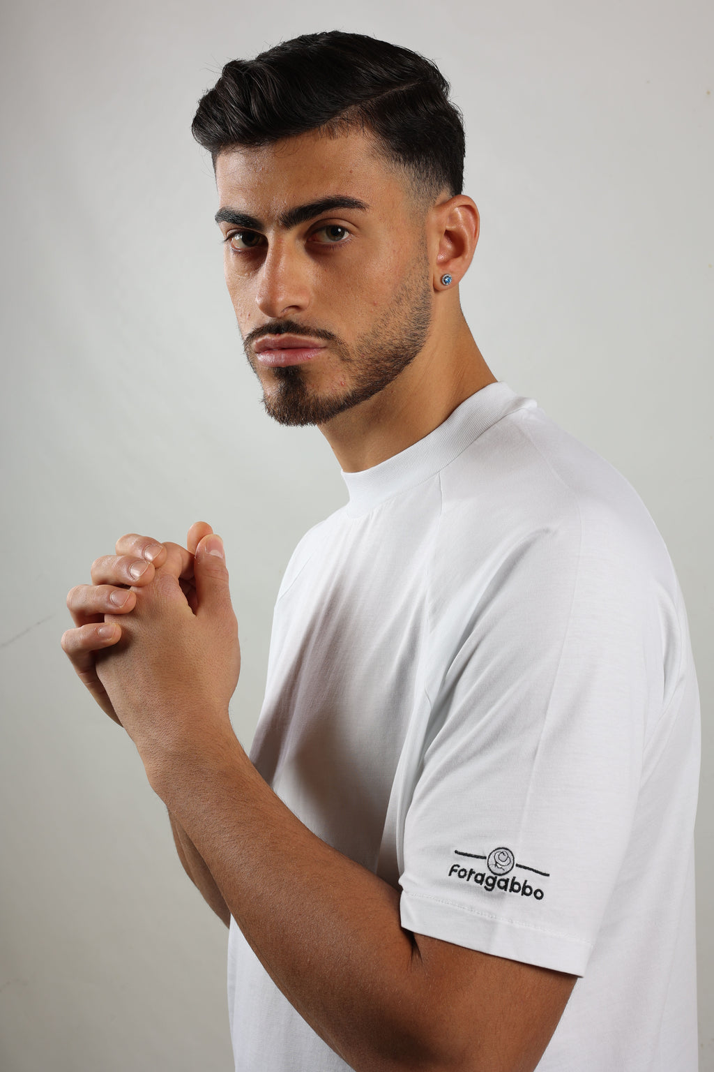 T-shirt bianca da uomo, logo spalla