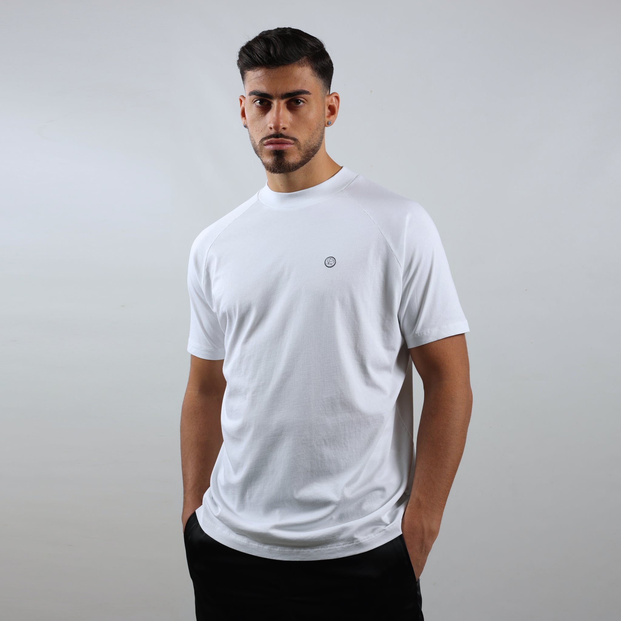 T-shirt nera Uomo logo petto