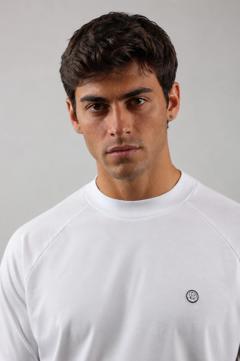 T-shirt nera da uomo, logo petto