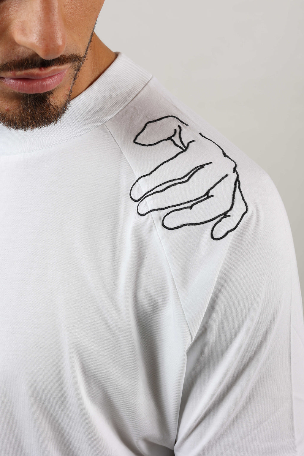 T-shirt bianca uomo, ricamo mano