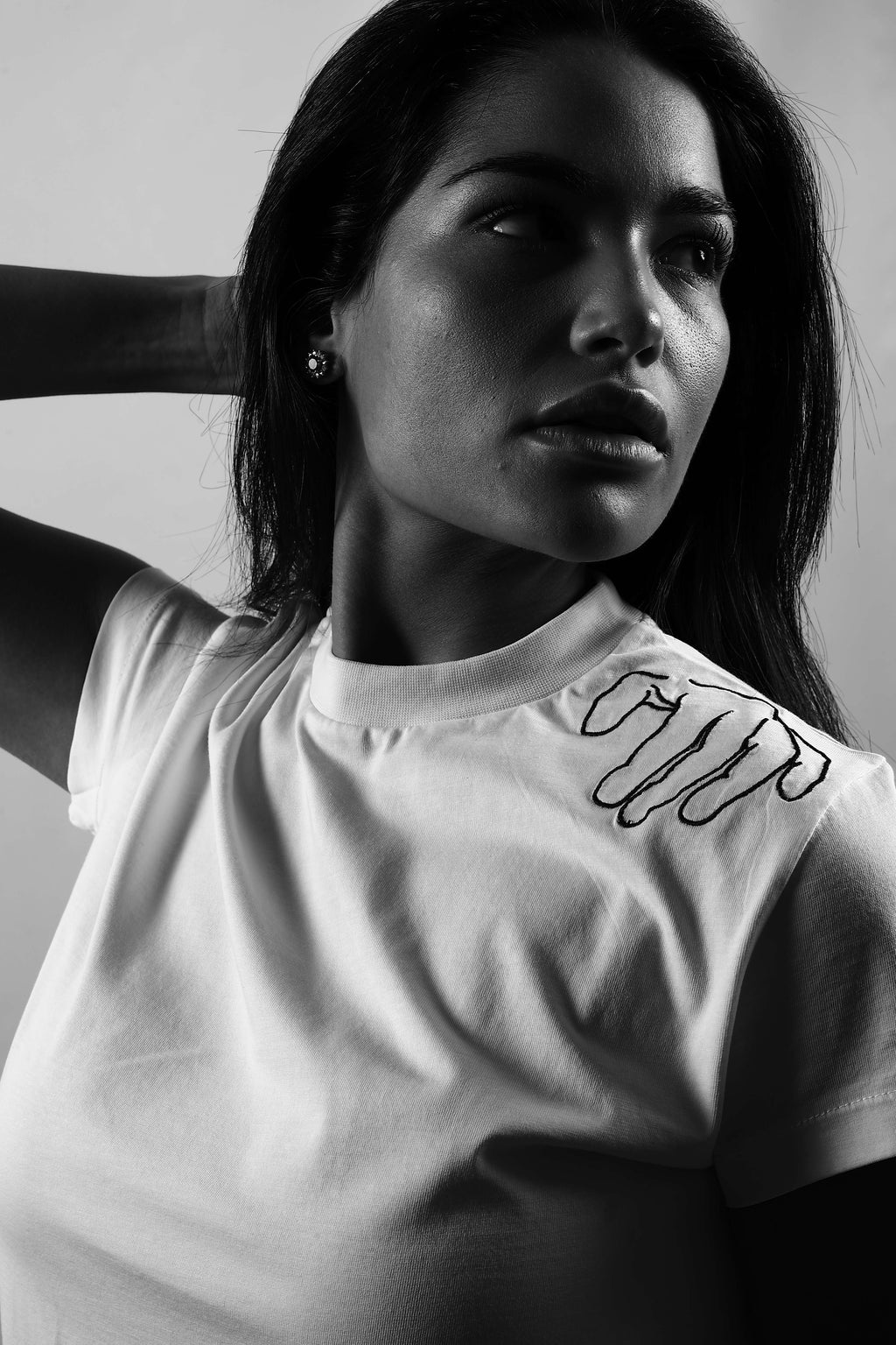 T-shirt bianca da donna, ricamo mano