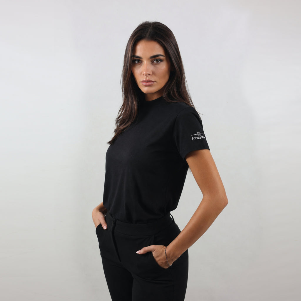 T-shirt nera da donna, logo spalla